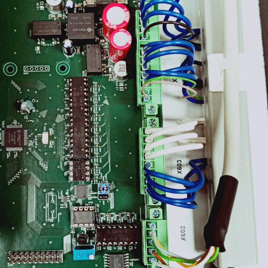 Platine mit ICs und Mikrocontroller