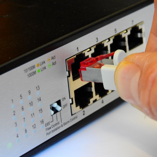 Switch mit RJ45 Stecker